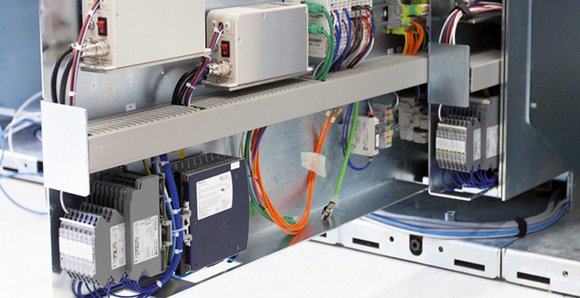 Stromüberwachung in der Hochleistungsautomation von Baugruppen - Friedrich Lütze GmbH