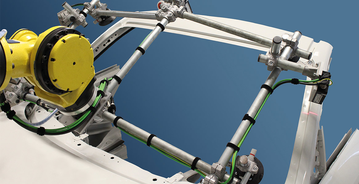 Datenleitungen: Sichtgeführte Roboter in der Automobilproduktion - Friedrich Lütze GmbH